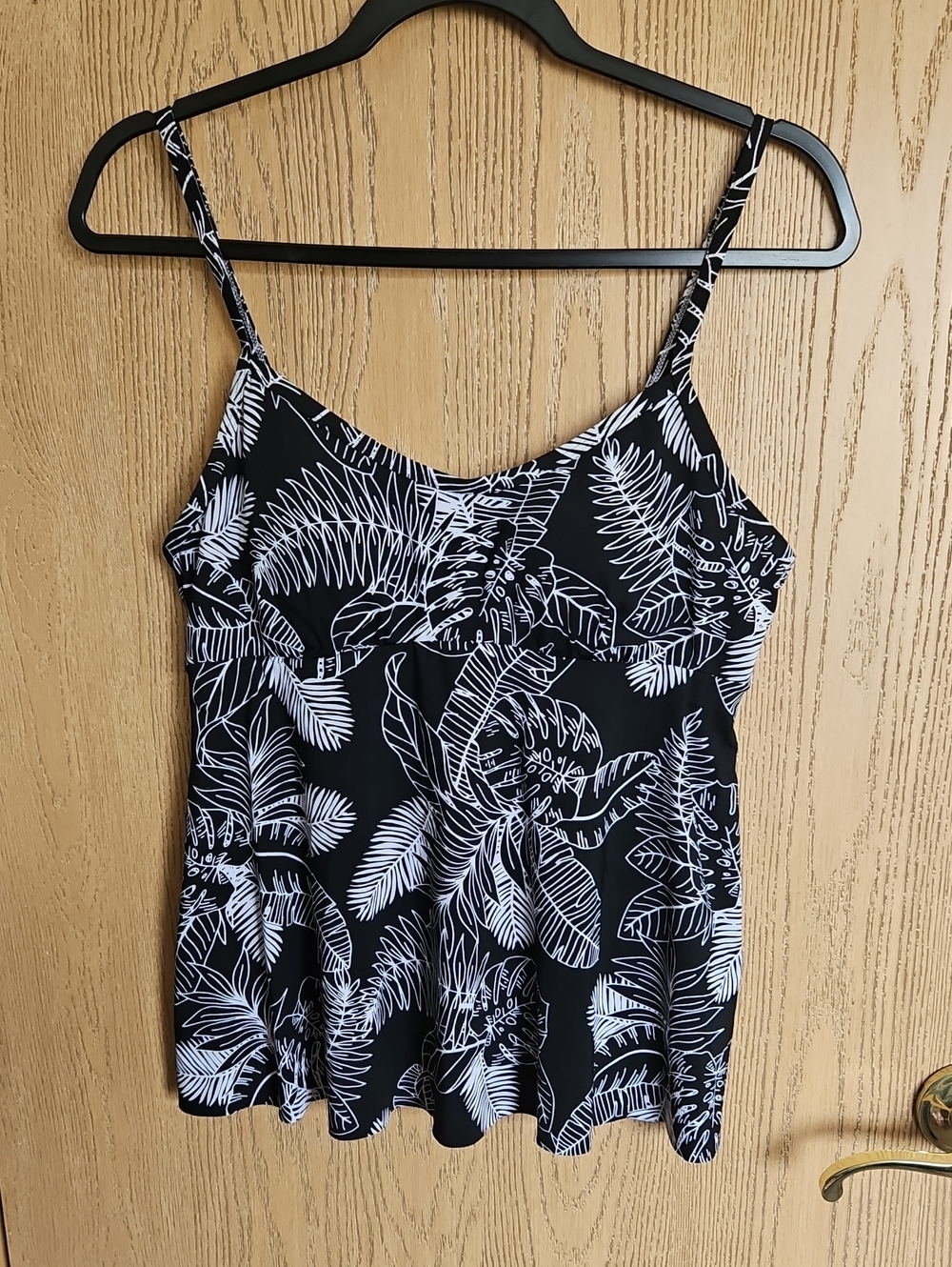 Black & White Leaf Print Spaghetti Strap Swim Top